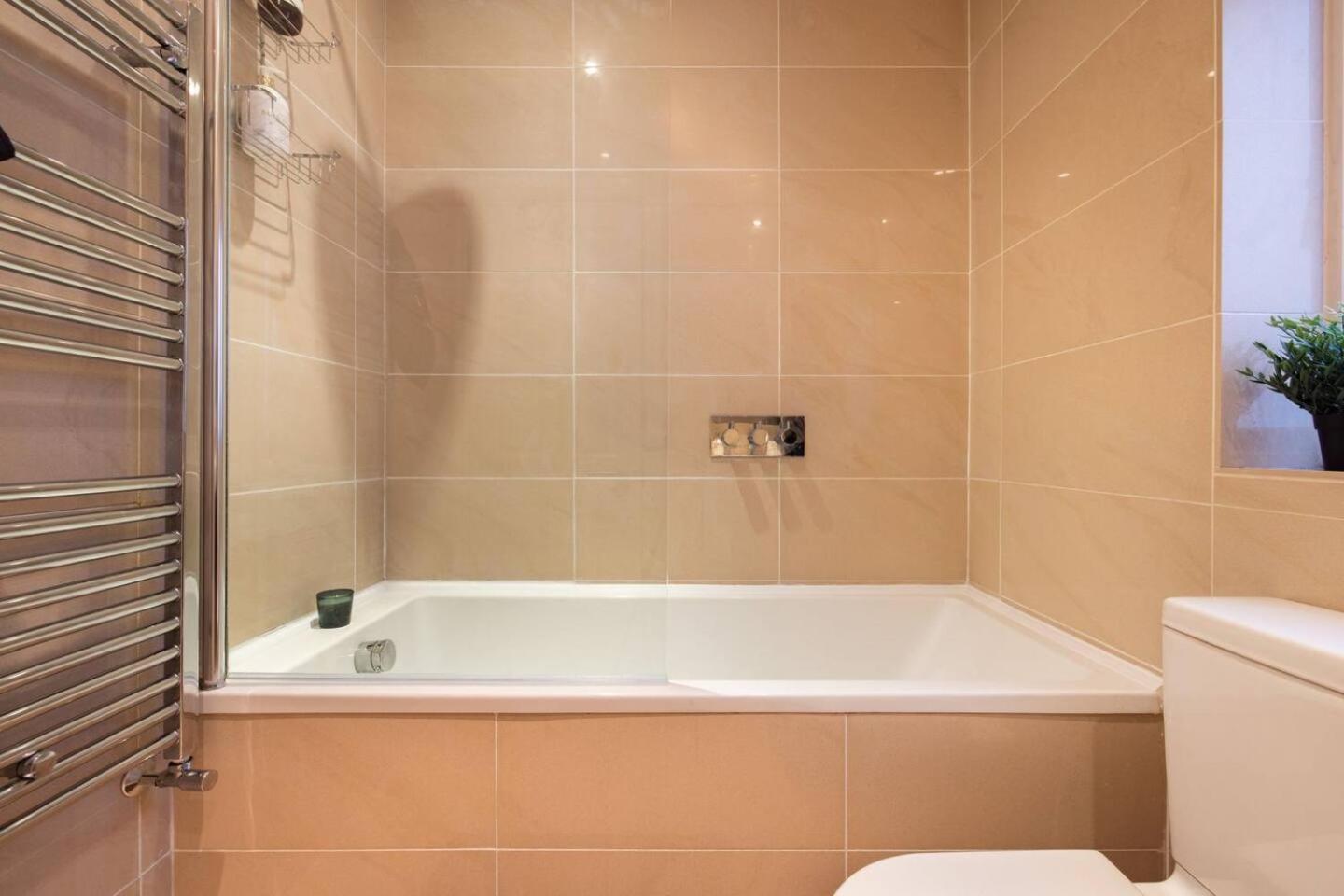 Niru Experience Hidden Gem In Chelsea 2Bd 2Ba Apartment London Exterior photo